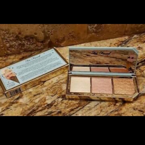 Too faced highlighting palette